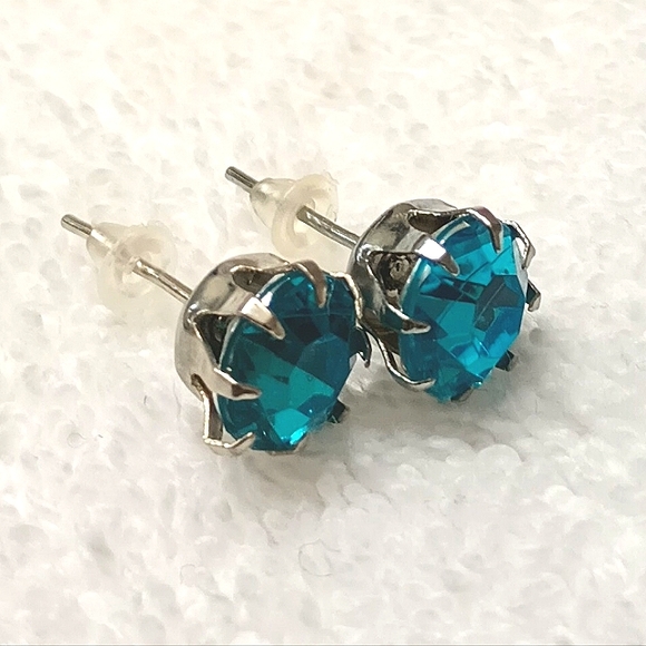 Last Pair Turquoise London Topaz Blue Colored 8MM Stud Earring Clearance Sale - Picture 2 of 7